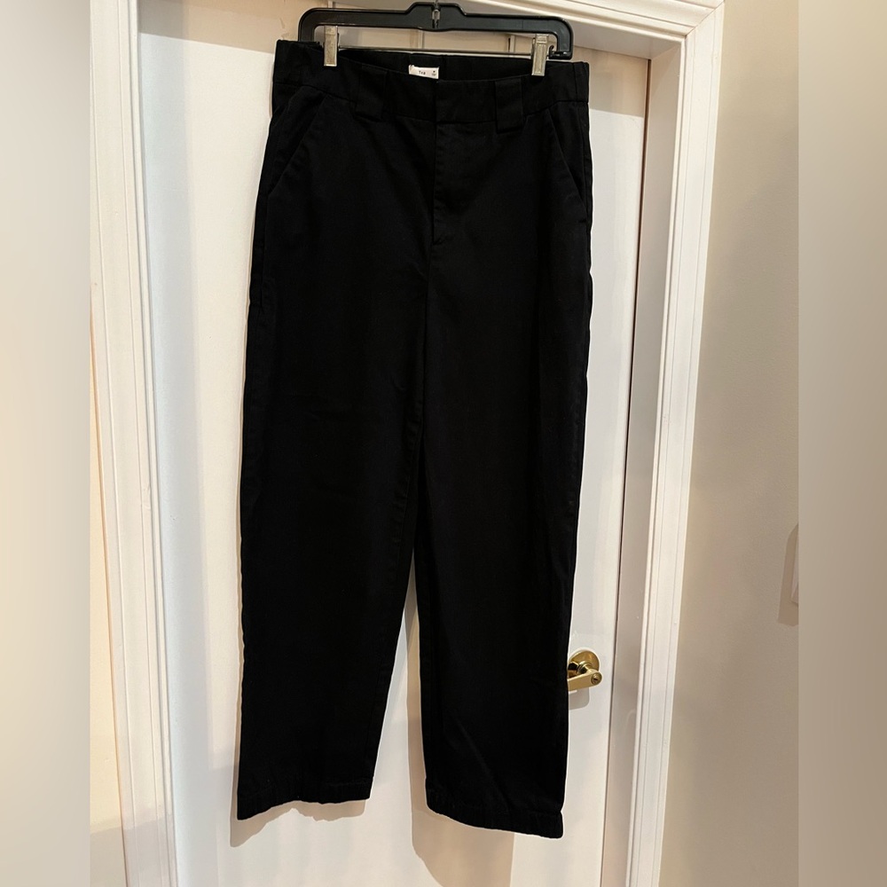 TNA WOMENS size Medium 100% Cotton Pants. 
Waist lying flat 16” inches
